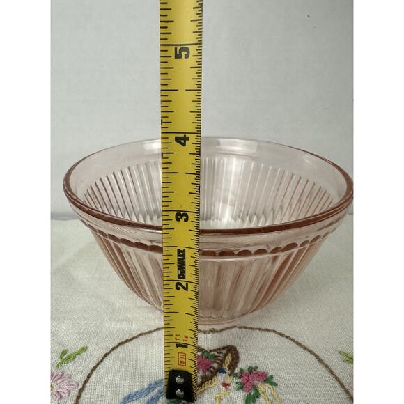 Vintage 1930's Pink Depression Glass Ribbed Mixing Bowl - Picture 4 of 5